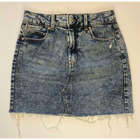 Wild Fable Acid Washed Raw Edge Denim Mini Skirt - Size 4 - Picture 1 of 7